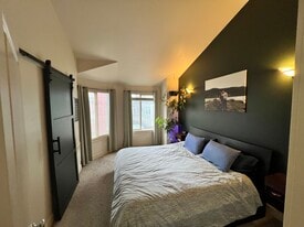 Building Photo - 3816 Winslow Pl N