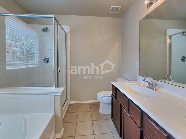 Building Photo - 2120 Malone Dr