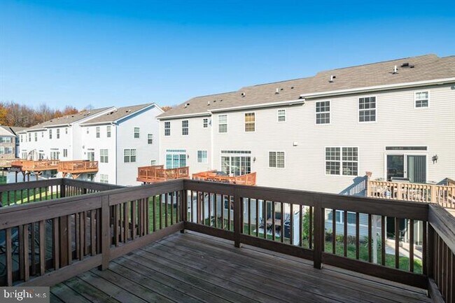 Building Photo - 27127 Hickory Ln