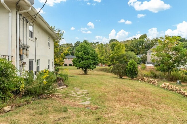 Building Photo - Cozy & Efficient 1 Bed/1 Bath in Carrboro