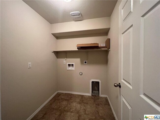 Building Photo - 208 Christopher Dr