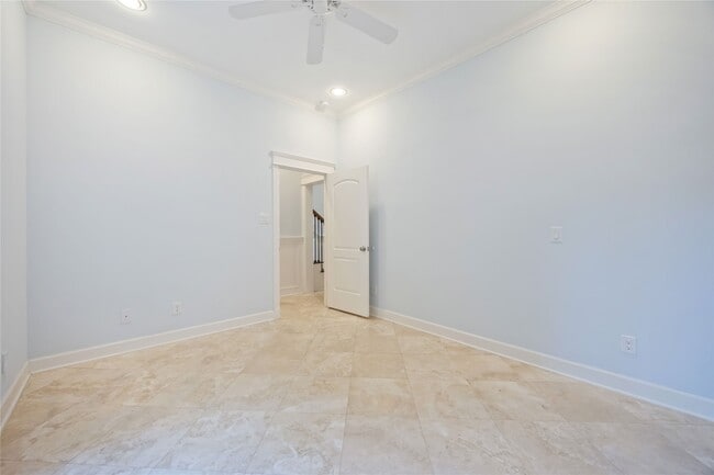 Building Photo - 609 Rutland St