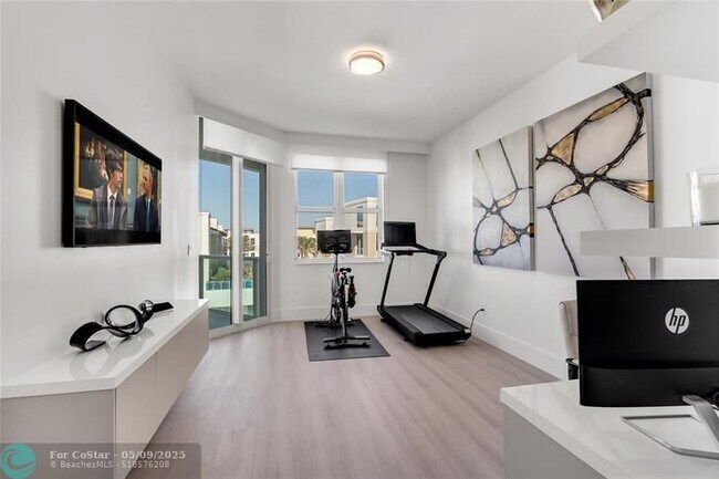 Building Photo - 500 SE Mizner Blvd