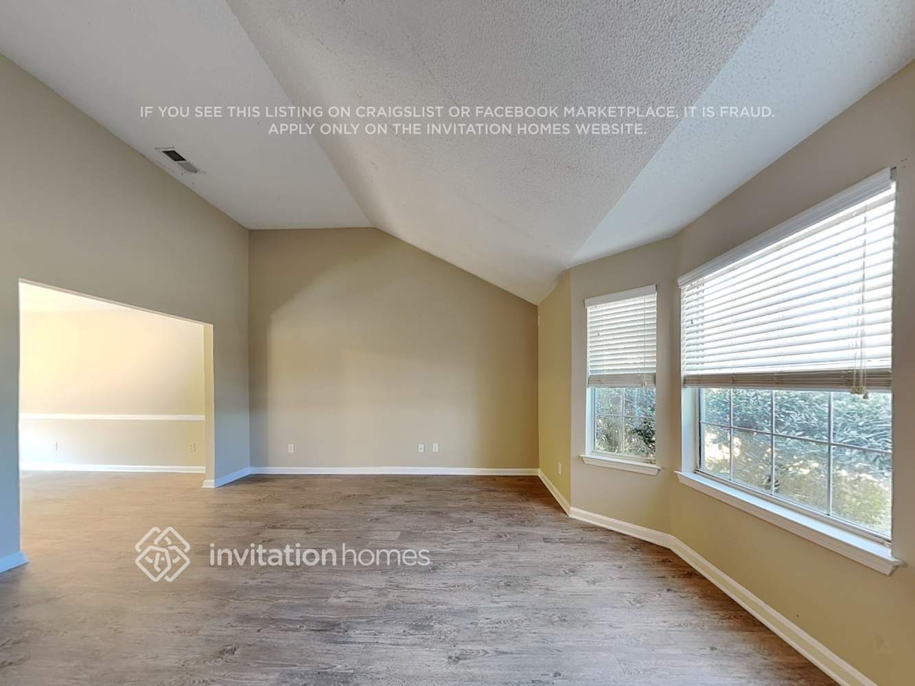 Building Photo - 3539 Riverview Club Dr