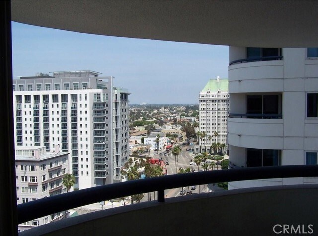 Building Photo - 525 E Seaside Way
