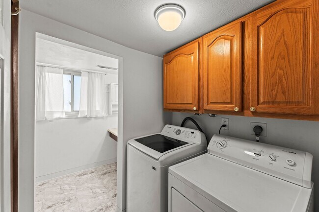 Building Photo - 4025 N Carefree Cir