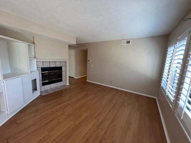 Building Photo - 4955 Galano Dr