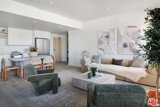 Building Photo - 6320 Garvanza Ave