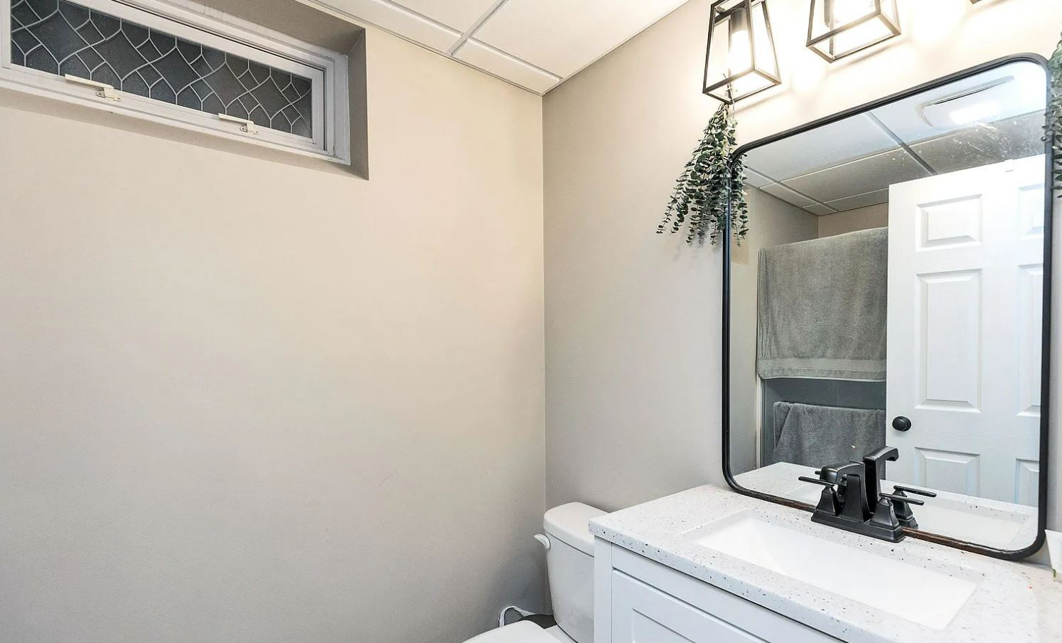 Building Photo - 5 Deer Run