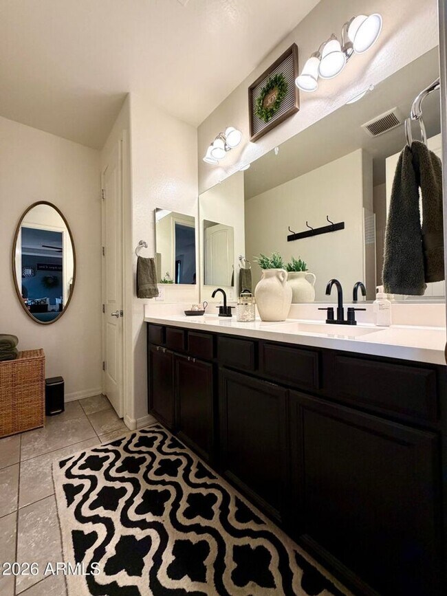 Building Photo - Laveen Beauty