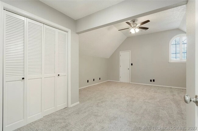 Building Photo - Beautifully Updated Broken Arrow Home!