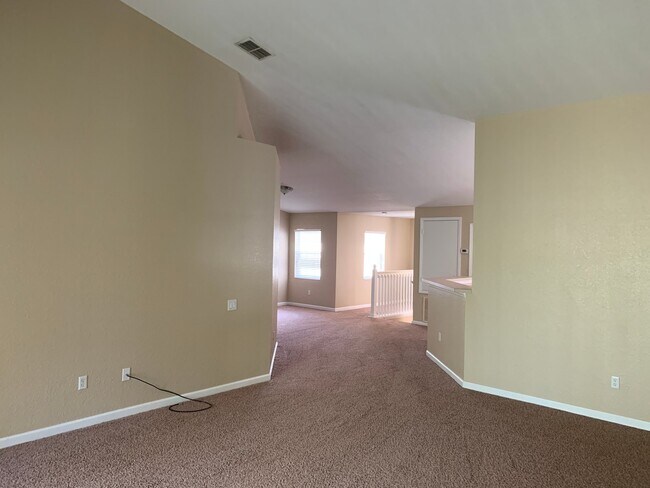 Building Photo - 5022 Maxon Terrace