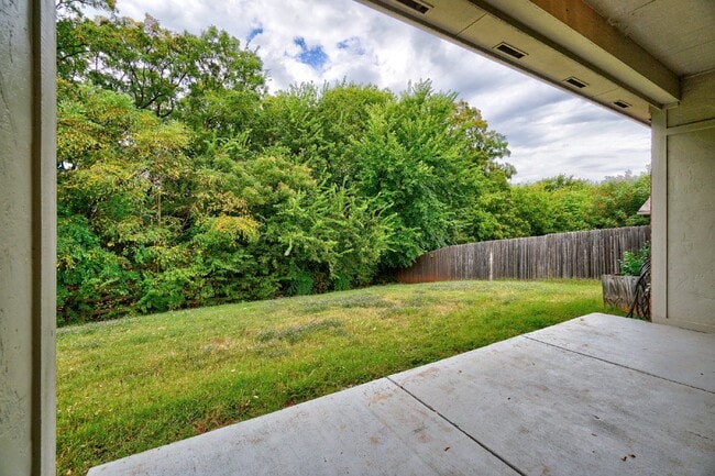 Building Photo - 3900 Sierra Vista Way