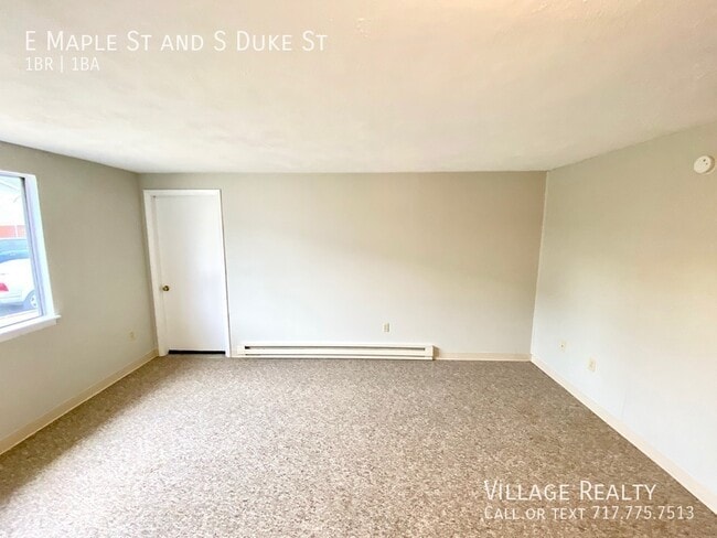 Building Photo - 509 E Maple St