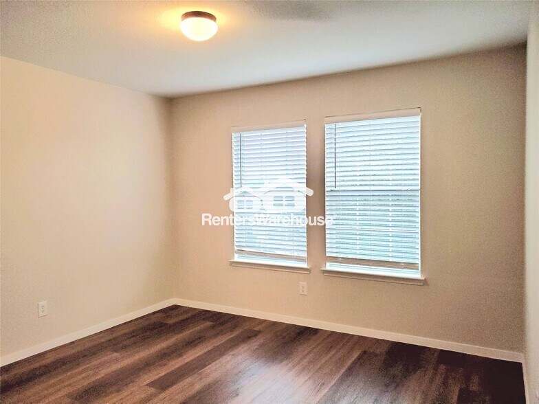 Building Photo - 14238 Englewood Park Ln