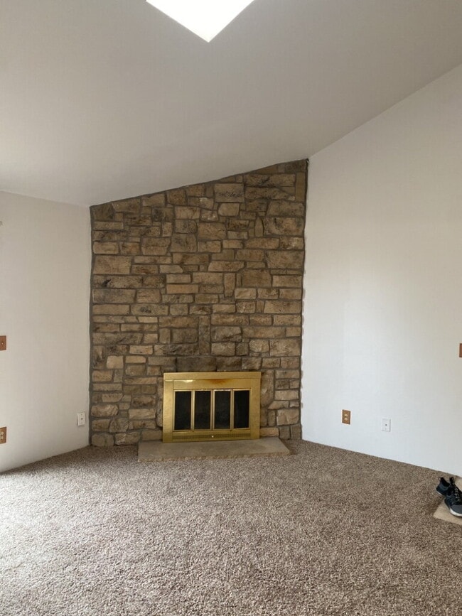 Building Photo - Spacious 2bd/2ba condo!