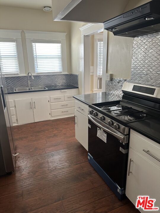 Building Photo - 1404 S St Andrews Pl