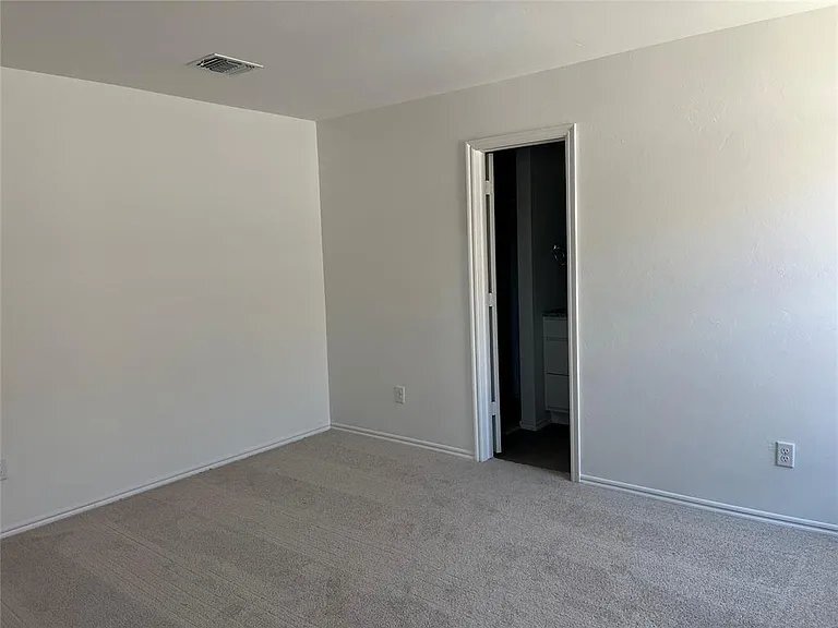 Building Photo - 2008 Wolford Wy