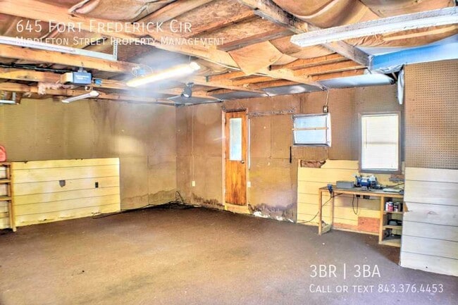 Building Photo - 645 Fort Frederick Cir