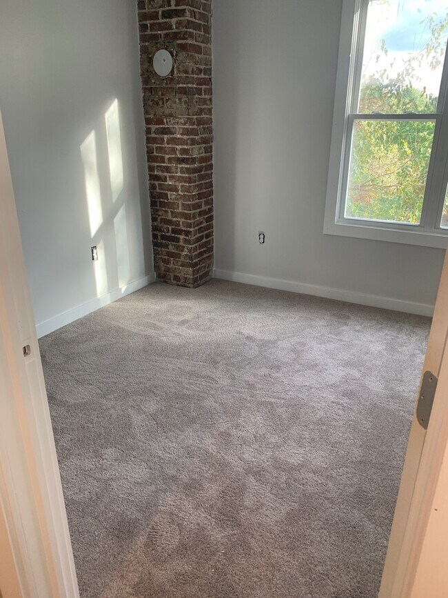 Building Photo - Mt Washington 3 Bedroom 1.5 Bath