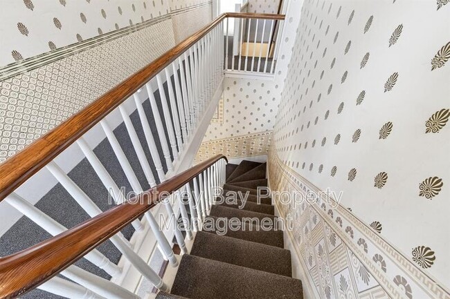 Building Photo - 225 Central Ave