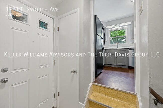 Building Photo - 1723 Tuxworth Ave