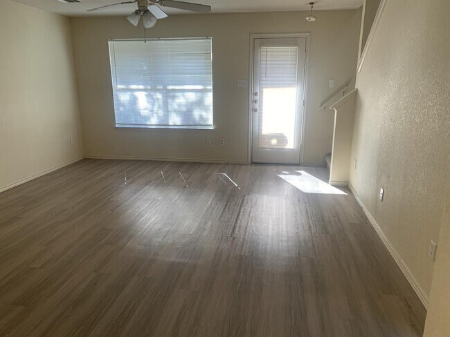 Building Photo - 380 Wetzel