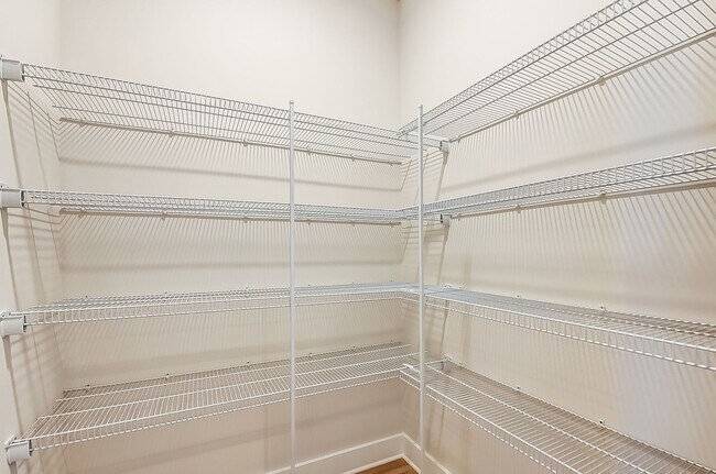 Building Photo - TOWNHOME W/ ROOFTOP TERRACE @ 5West Terraces!