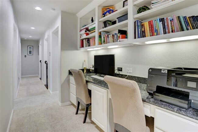 Building Photo - 10727 Stone Isle Ct