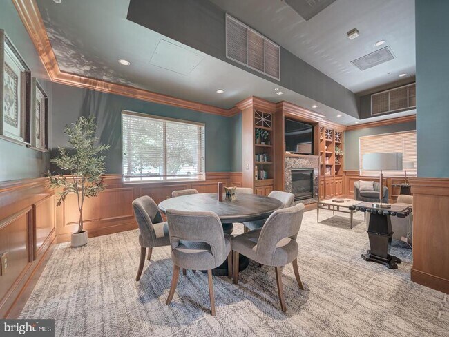 Building Photo - 3101 N Hampton Dr