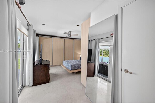 Building Photo - 1622 Mayo St