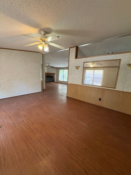 Building Photo - 526 Anderson County Rd