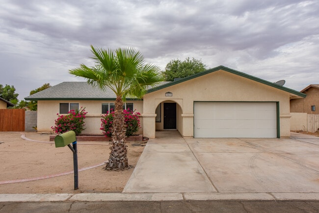 Building Photo - 3477 E Cuadrilla Ln