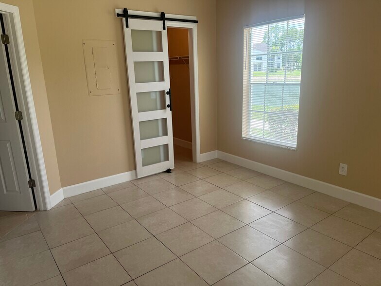 Building Photo - 177 Santa Clara Dr