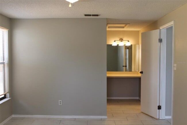Building Photo - 7724 Pineapple Dr