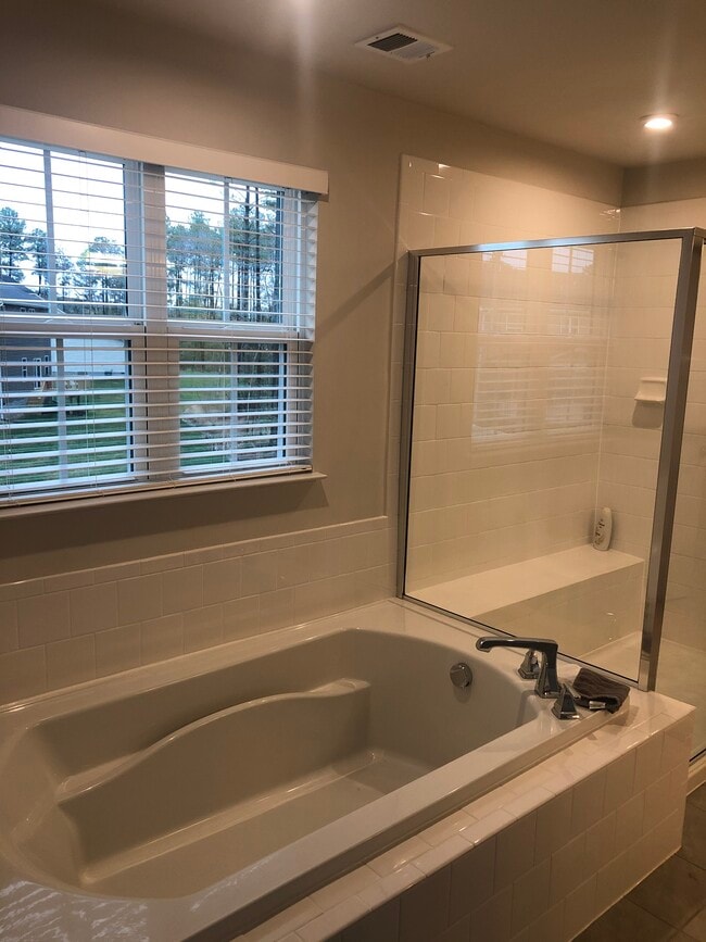 Building Photo - 2198 Craven Ln