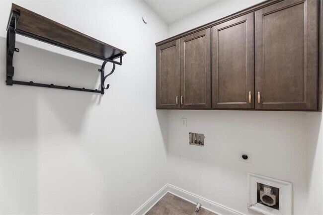 Building Photo - 1233 Parkstead Ln