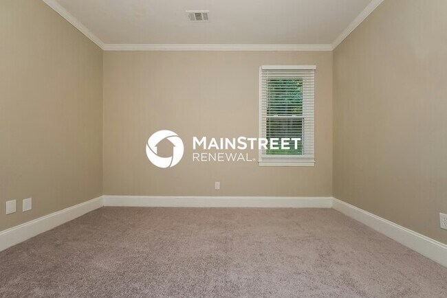 Building Photo - 4 Bedroom Pet-Friendly Home in Hampton, GA with Main Street Renewal