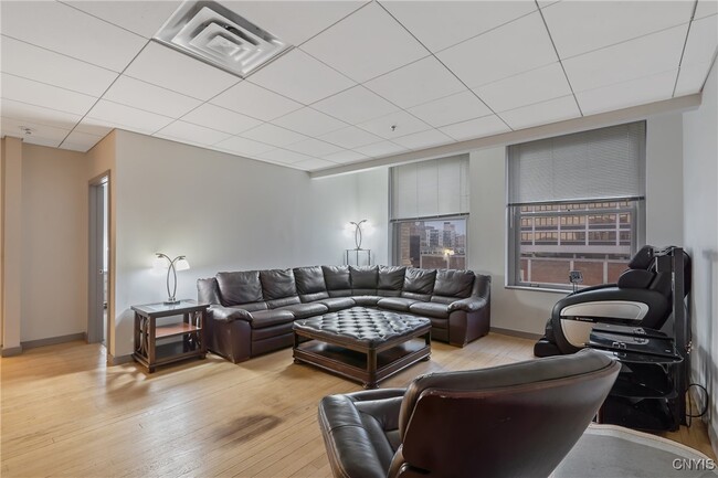 Building Photo - 108 W Jefferson St