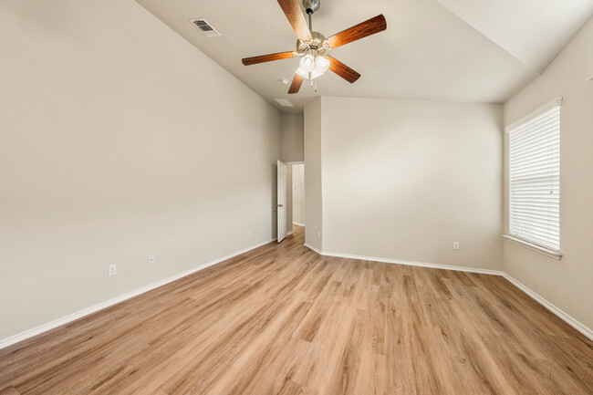 Building Photo - 6601 Cascade Dr