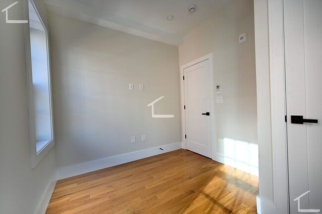 Building Photo - Brand new 2 bed in Bay Village