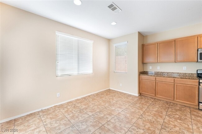 Building Photo - 10625 Mt Jefferson Ave