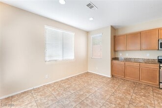 Building Photo - 10625 Mt Jefferson Ave