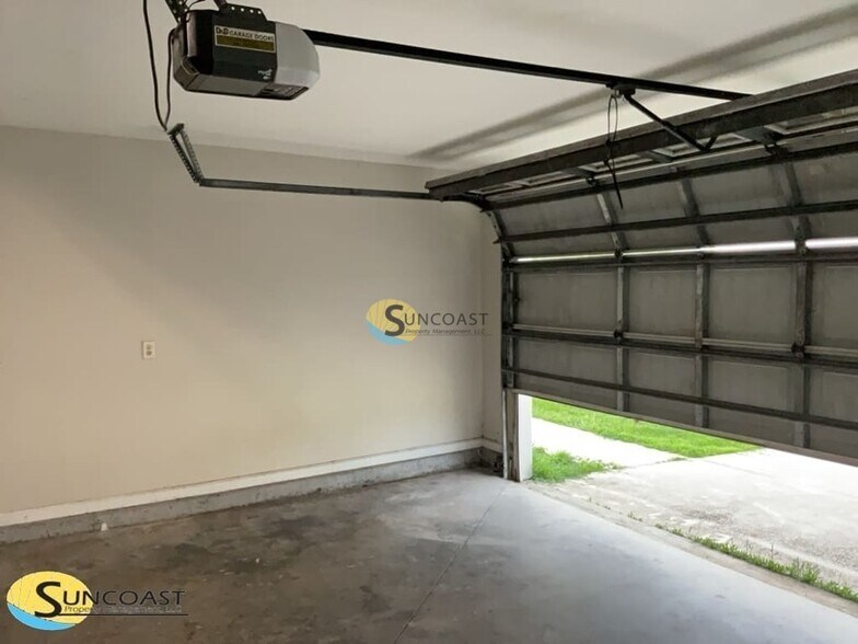 Building Photo - 8166 Coral Vine Ct