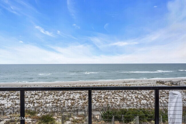 Building Photo - 3580 Ocean Terrace