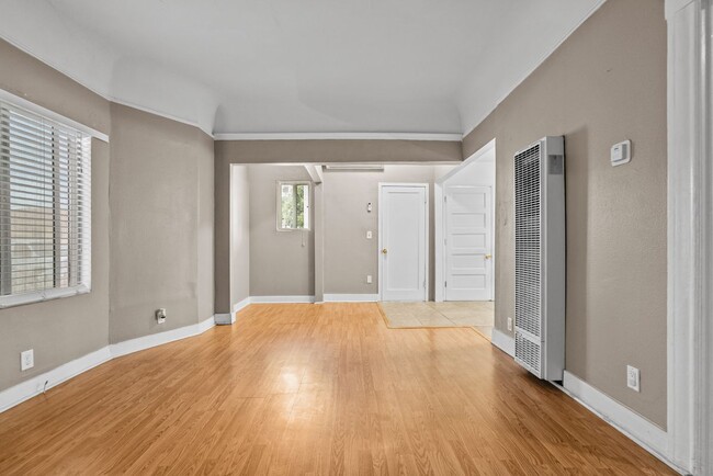 Building Photo - 2125 Mozart St