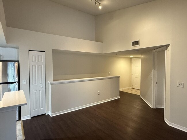 Building Photo - 4179 N Haverhill Rd