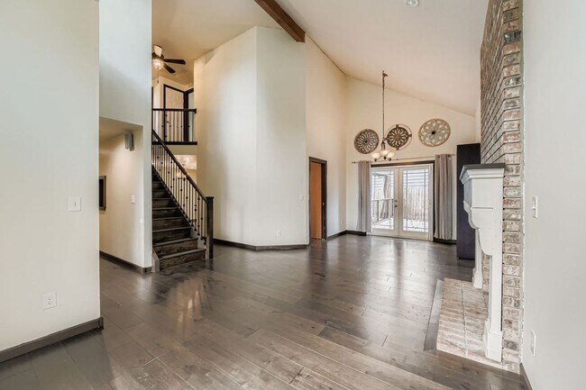 Building Photo - 3BR/3BA Beaverton Home — Central A/C, Vaulted Ceilings, Fenced Yard & 2-Car Garage | No HOA