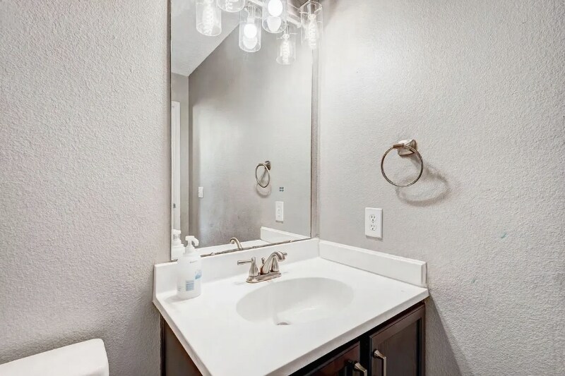 Building Photo - 19310 Wading River Dr