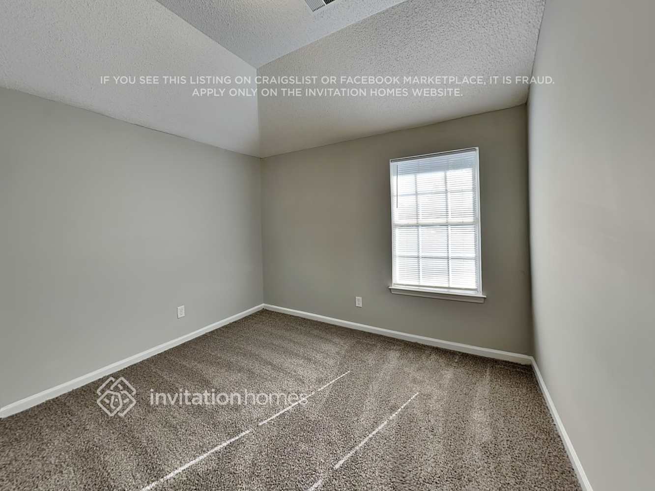 Building Photo - 685 Meadows Ln